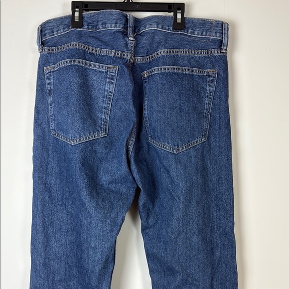 H&M Relaxed Blue Jeans with Classic Denim Texture - Picture 4 of 9